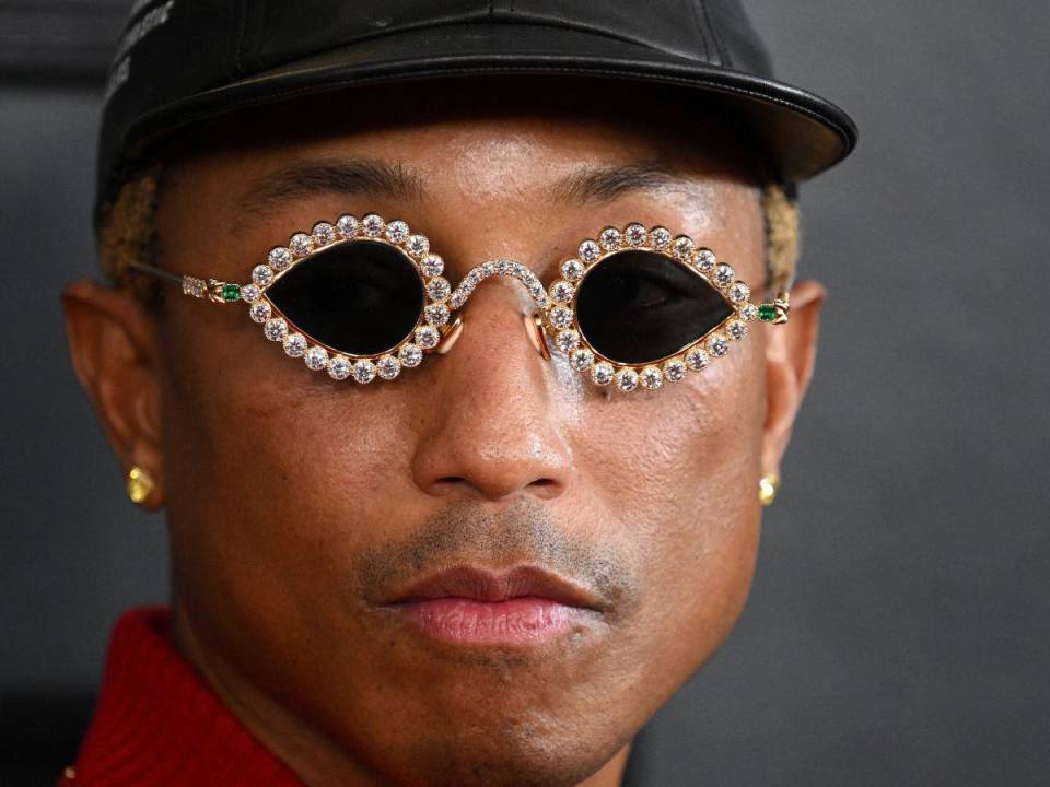 Productor, cantante, músico, empresario, <b>Pharrell</b> <b>Williams</b>, nombrado como el director artístico de las colecciones masculinas de Louis Vuitton, es un genio en todos los campos, capaz de producir éxitos planetarios y de firmar colaboraciones notables con las principales casas de moda.