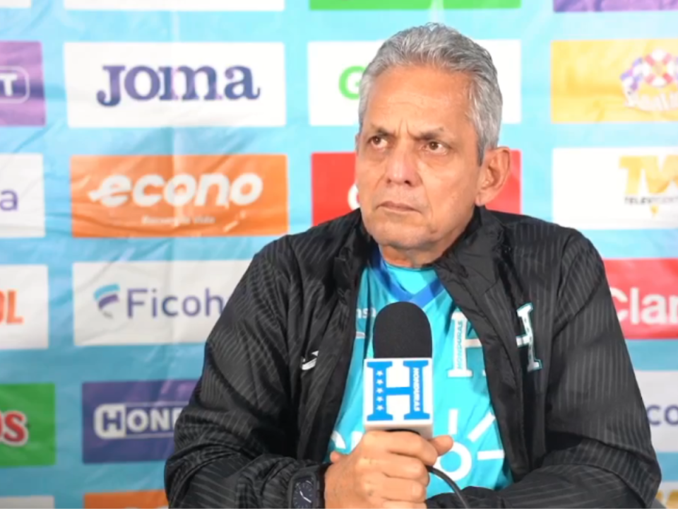 El entrenador de la Selección de Honduras, Reinaldo Rueda, en conferencia de prensa.