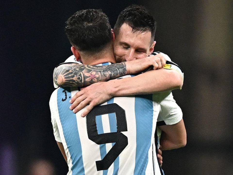 La alianza entre Messi y Julián Álvarez tiene ilusionada a Argentina con levantar la tercera Copa del Mundo en su historia.