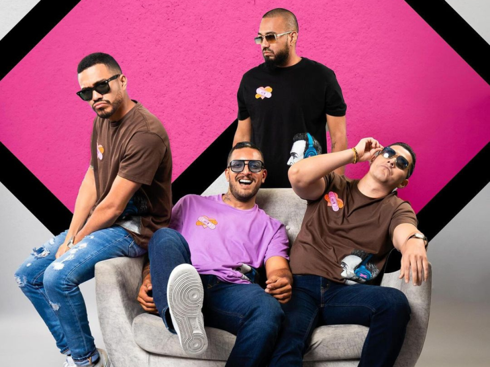 El gran humor y carisma ha llevado a cuatro jóvenes hondureños al éxito, tras crear un podcast conocido como “Los Hijos de Morazán”, quienes han ganado fama en el mundo del entretenimiento hondureño. Aquí te contamos más sobre ellos.