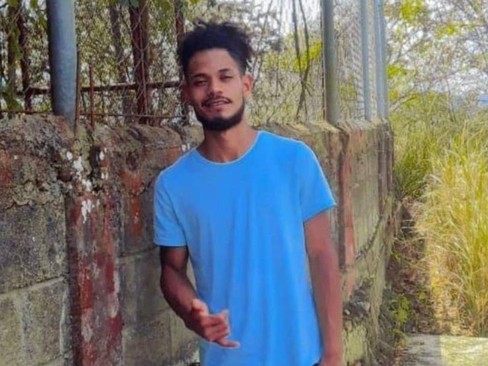 Julio Alexis Ramírez Bonilla de 24 años murió a causa de un machetazo que le propinó su propio suegro en la localidad de Las Flores, Danlí.