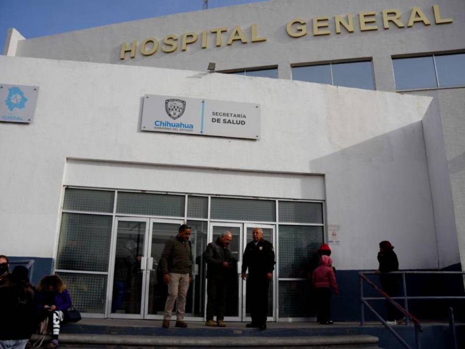 Las autoridades del INM de México están realizando recorridos por los hospitales donde se encuentran los sobrevivientes.
