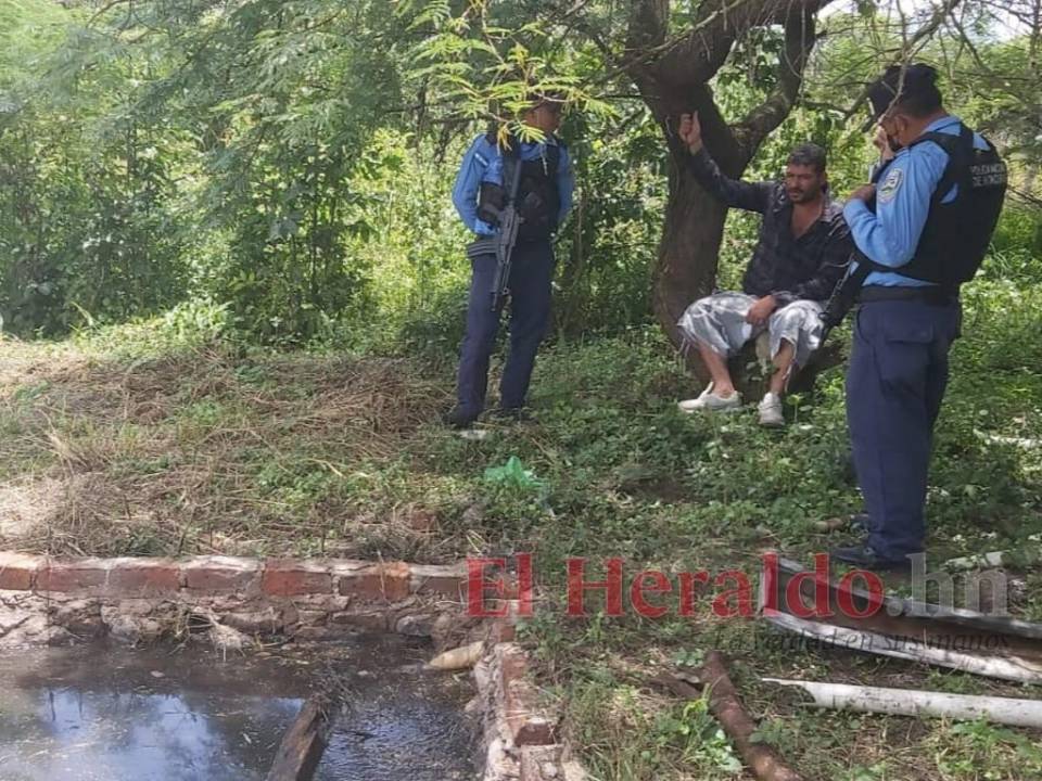 Consternación por muerte de niño al caer a pozo de letrina en aldea La Cañada, carretera a Olancho