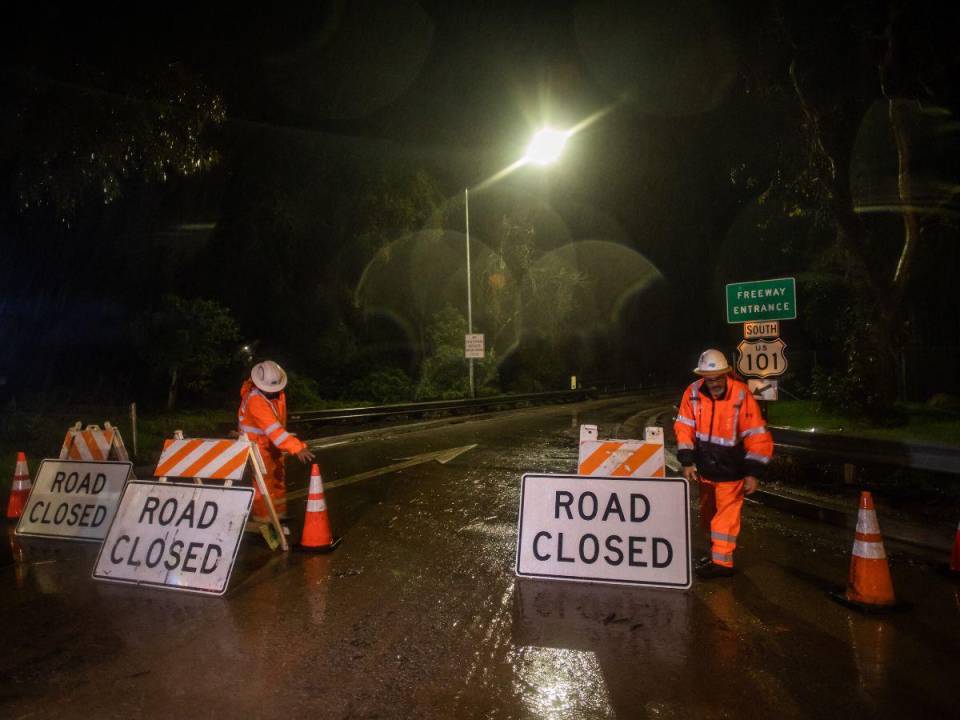 Las autoridades de emergencia en la ciudad ubicada a 90 minutos de Los Ángeles instaron a abandonar la zona.