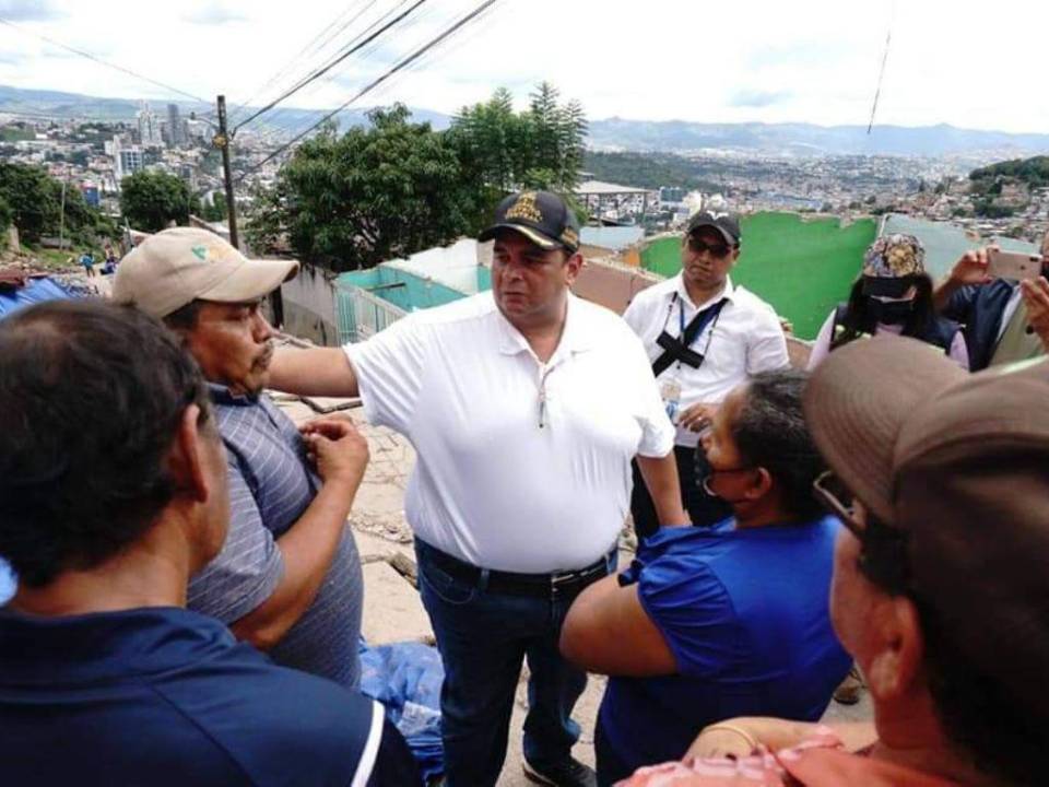 Aldana hizo el primer llamado a las personas que se rehúsan a evacuar la colonia Guillén de la capital, la cual está en riesgo por una falla geológica.