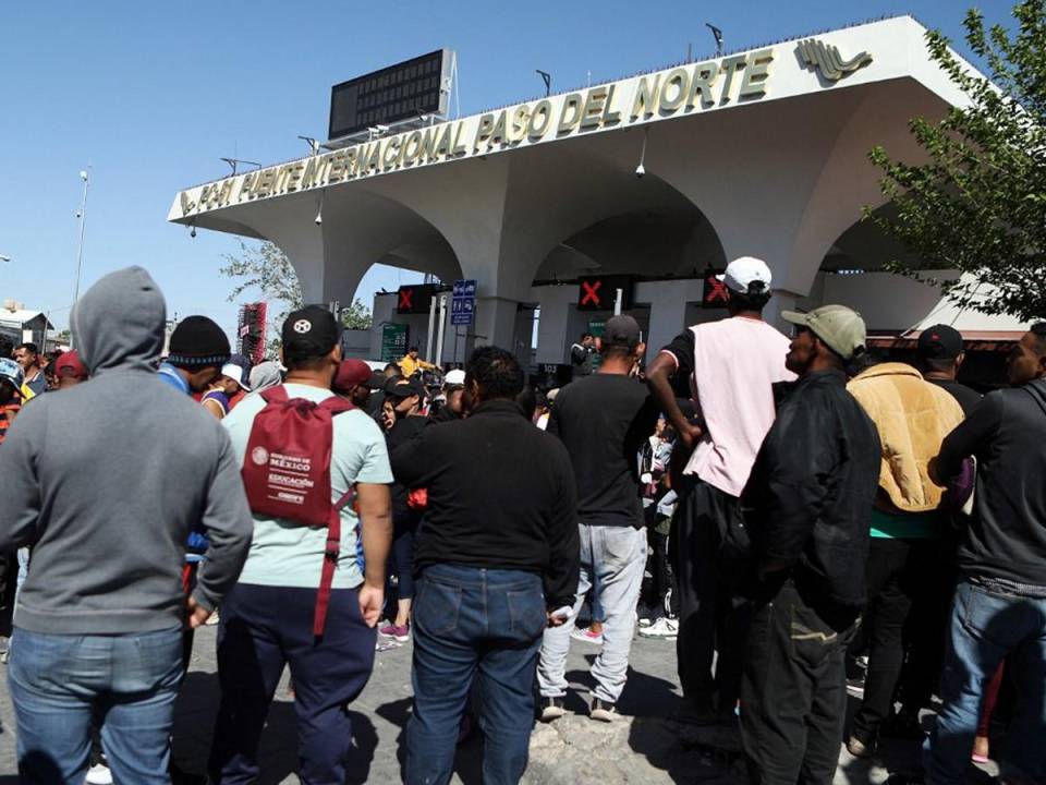 Estos casos se conocen días después de que 40 <b>migrantes</b>, la mayoría de ellos centroamericanos, fallecieron tras un incendio en un centro de detención mexicano en Ciudad Juárez, Chihuahua.