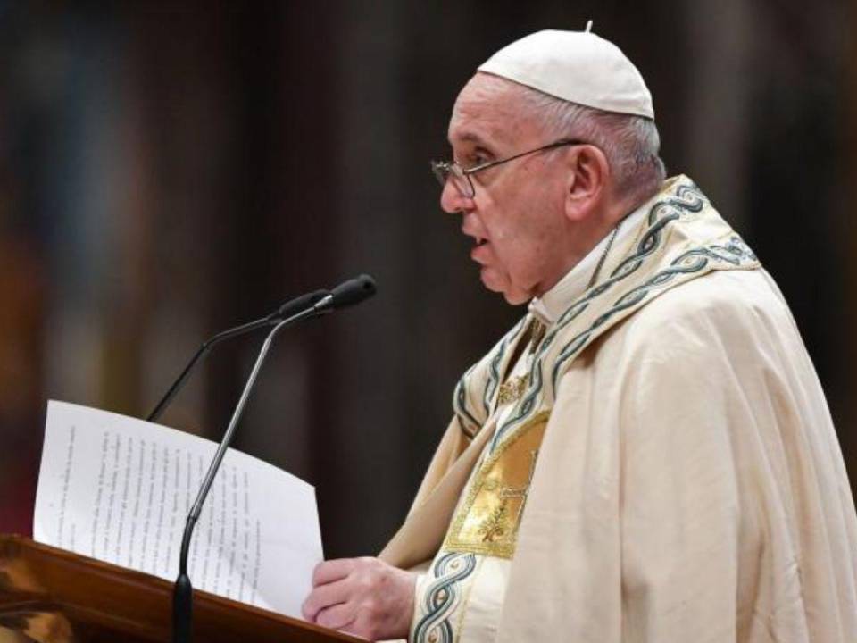 “Esta lucha, esta guerra en todas partes. Recemos por la paz”, dijo el pontífice.