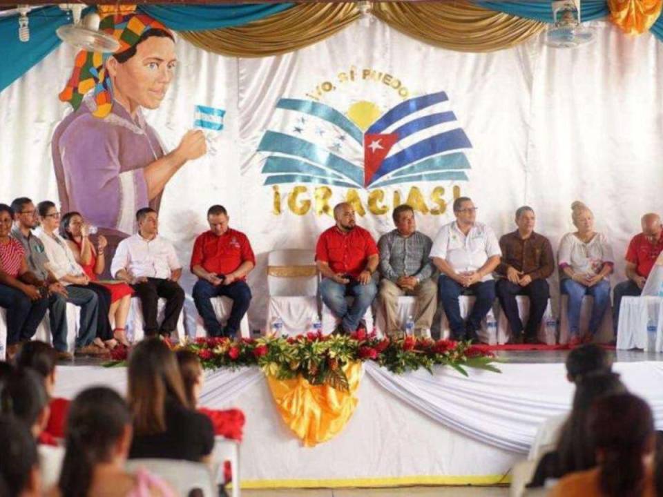 Las autoridades de Educación reconocieron la labor en la zona.