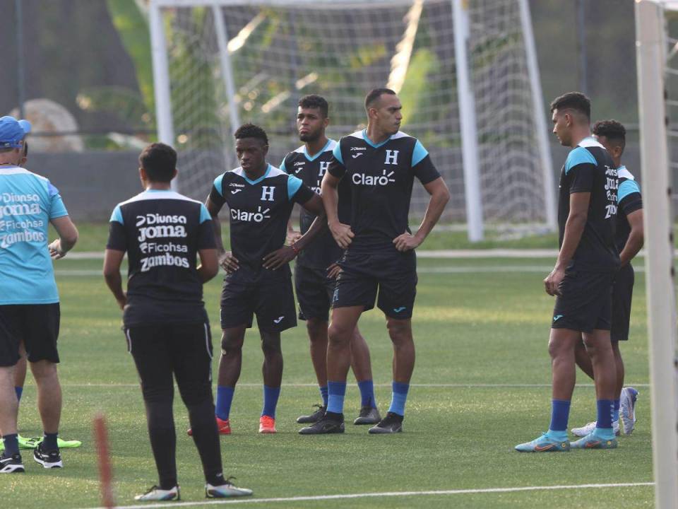 La selección de Honduras entrenará unos días previo a su viaje a EEUU.