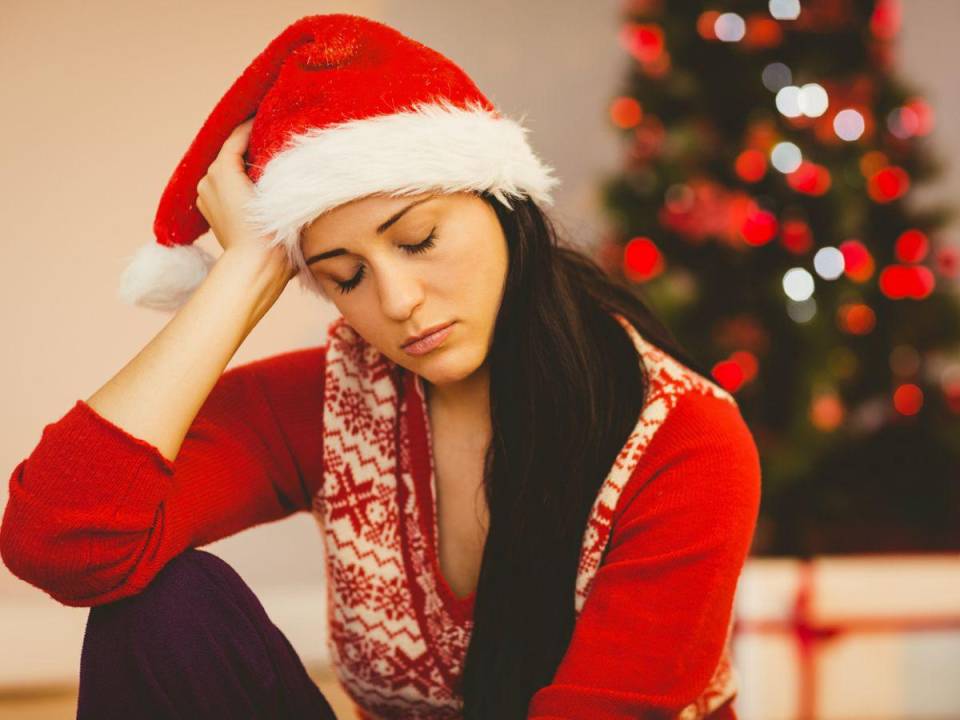 Navidad es una época de las épocas más esperadas, pues evoca un sinfín de sentimientos positivos. Sin embargo, su llegada también provocar el “síndrome de la Navidad”. Pero, ¿qué es el síndrome navideño?, a continuación se lo detallamos.