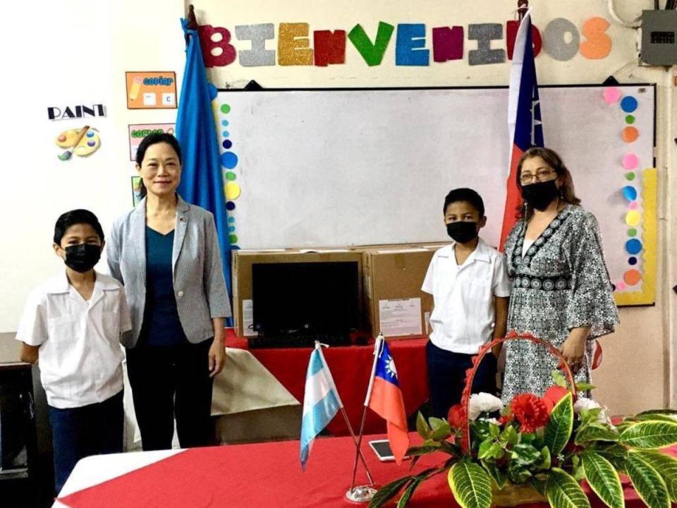 La República de China (Taiwán) seguirá cooperando con Honduras en materia de educación.