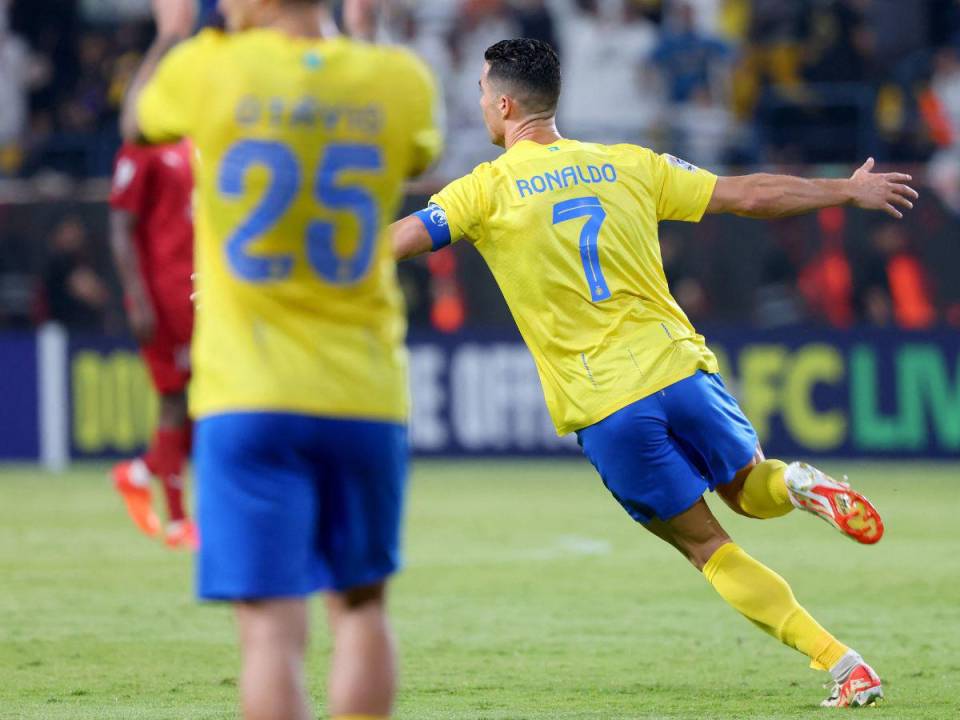 El Al Nassr venció a Al Duhail con un marcador de 4-3 con magnífico doblete de Cristiano Ronaldo y la asistencia en la que acompañó a Talisca.