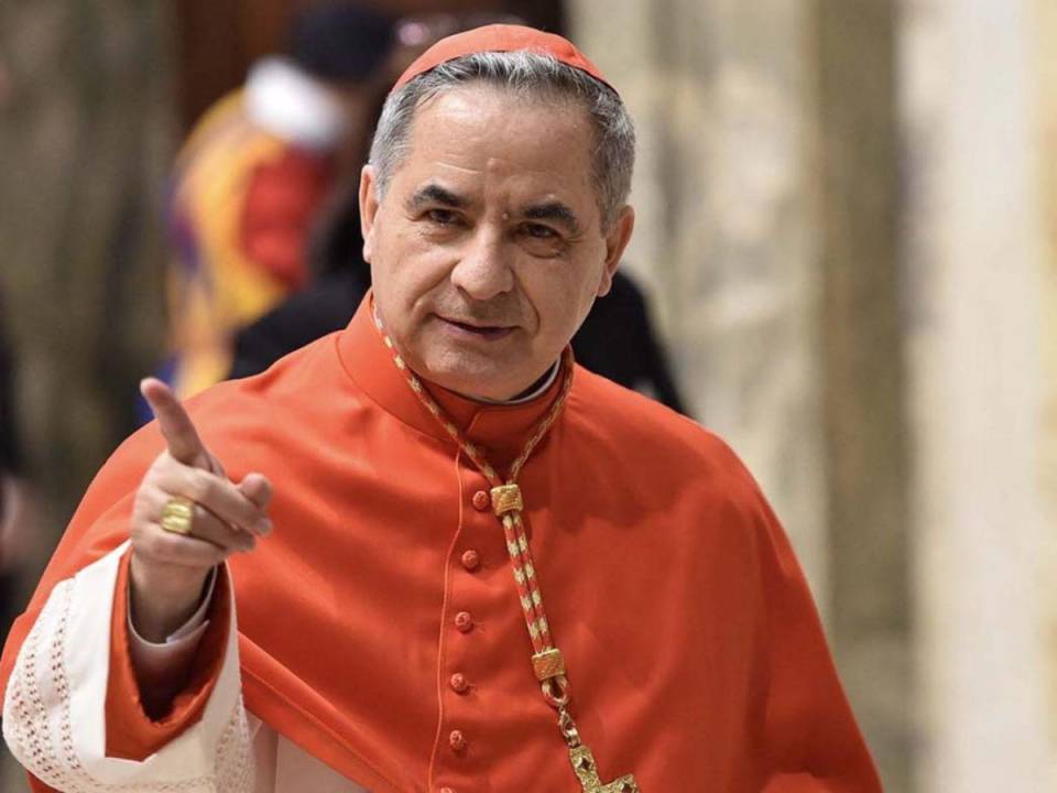 Cardenal Angelo Becciu, ex “número tres” de la Santa Sede.