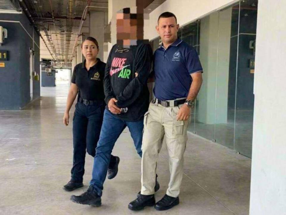 El nicaragüense es acusado de violar a su hijastra en Panamá.