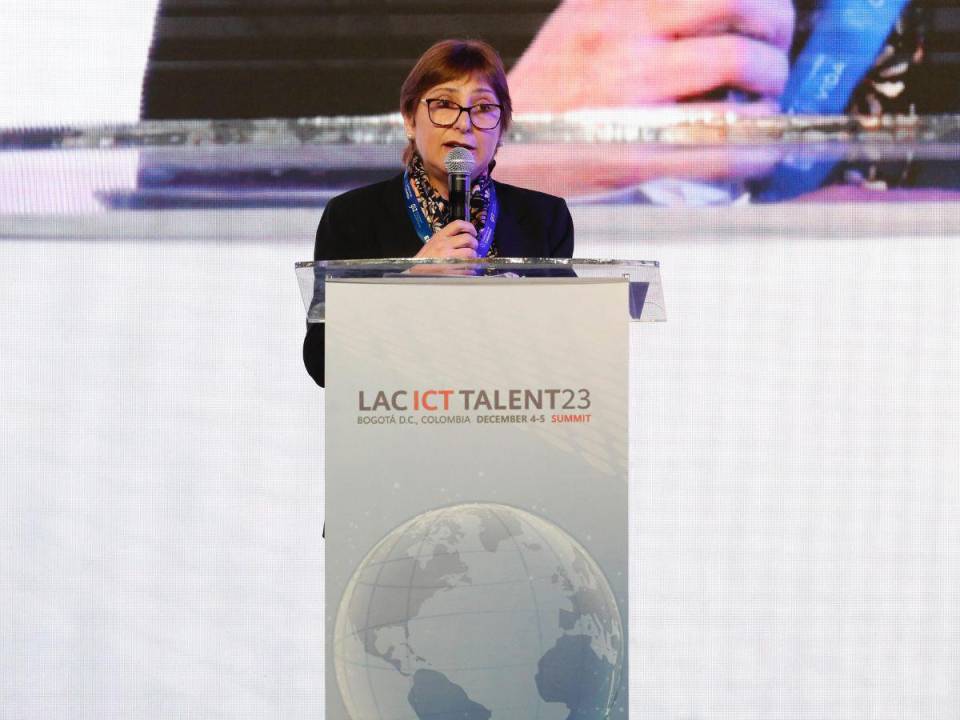 Claudia Uribe, directora de la Oficina Regional de Educación para América Latina y el Caribe de la UNESCO, ofreció la primera ponencia.