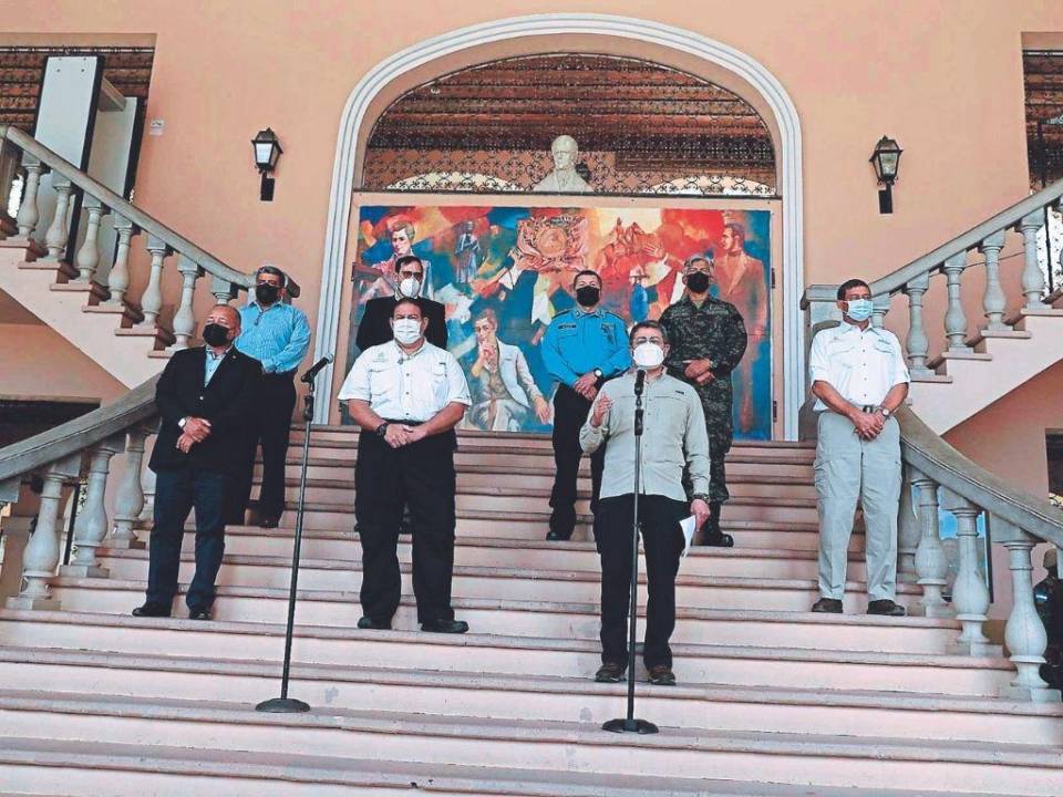 El Consejo Nacional de Defensa y Seguridad era presidido por el expresidente Hernández.