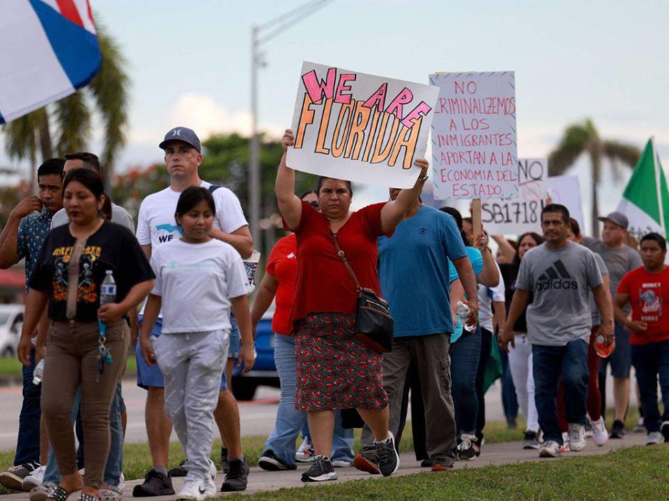 Miles de hondureños están dejando el estado de Florida ante la normativa antiinmigrante impulsada por Ron DeSantis.