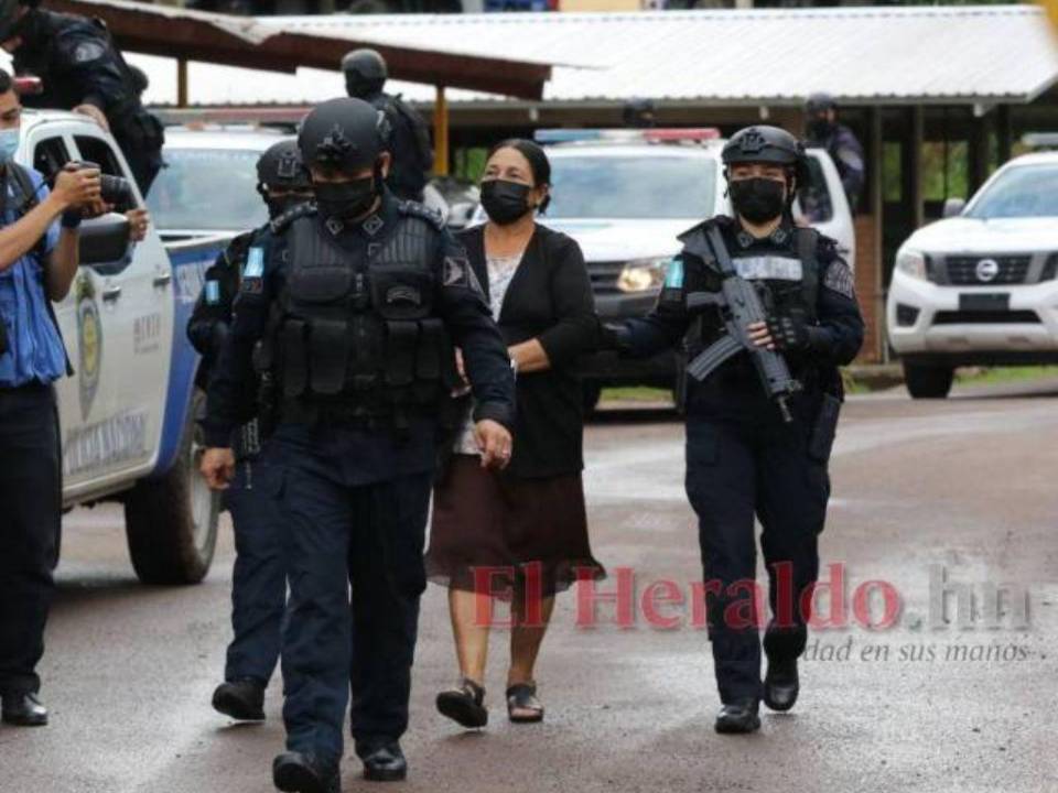 Rodeadas de poder, dinero y armas: las mujeres que se dedicaron al narcotráfico en América Latina