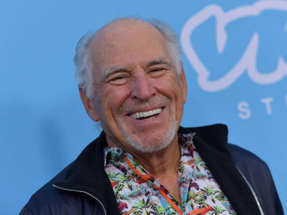 Jimmy Buffett llega al estreno de “The Beach Bum” en Los Ángeles en los cines Arclight de Hollywood el 28 de marzo de 2019. El cantautor estadounidense Jimmy Buffett, mejor conocido por su éxito de 1977 “Margaritaville”, murió a los 76 años, según a un comunicado en su sitio web.