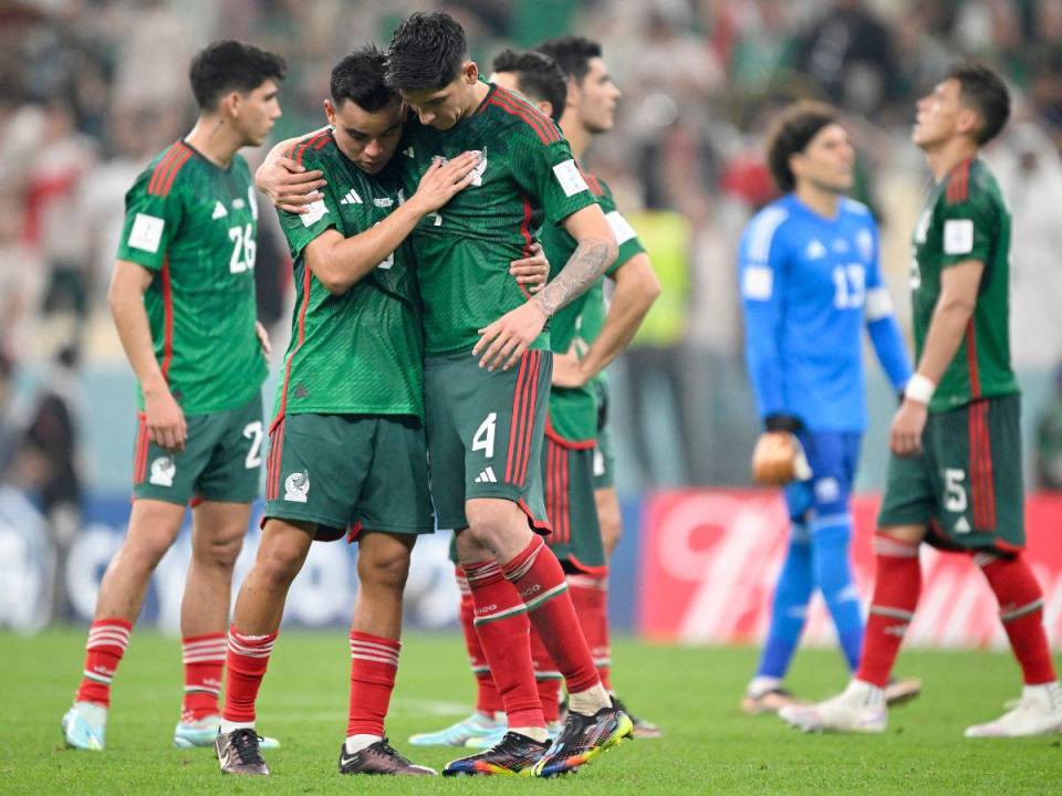 Edson Álvarez y Carlos Rodríguez lamentan la eliminación de México.