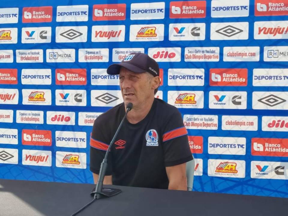 Pedro Troglio habló en conferencia, previo al partido ante Marathón.