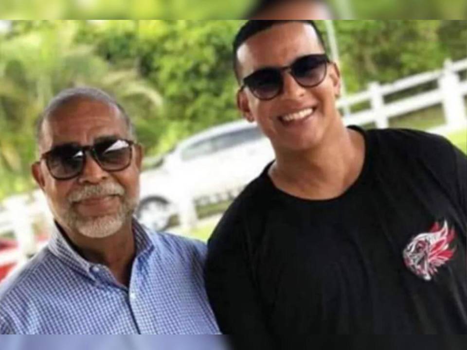 Daddy Yankee, junto a su padre, Ramón Ayala.