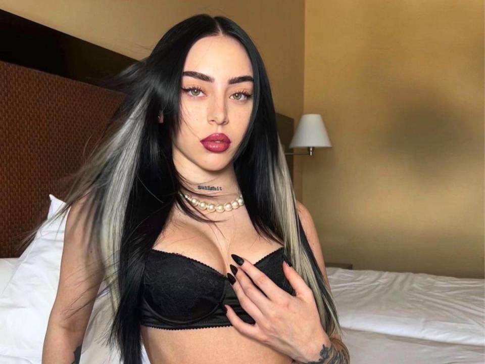 La cantante argentina anunció que terminó su relación con Peso Pluma a través de las redes sociales.