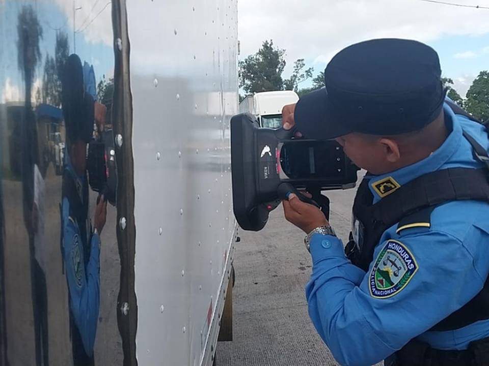 Con el escáner, los elementos de la Policía Nacional podrán identificar, sin abrir la zona de carga, si una rastra o camión transporta drogas o armas.