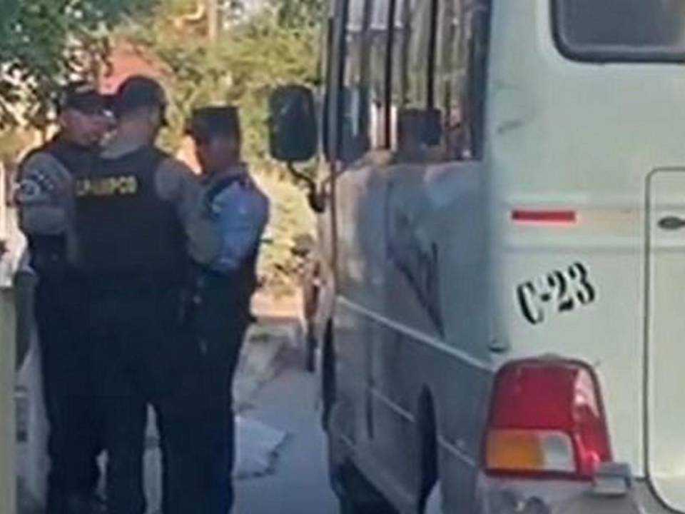 Una violenta escena se registró en Barandillas, cuando pasajeros enfurecidos lincharon a presunto ladrón tras asesinato en un bus urbano.