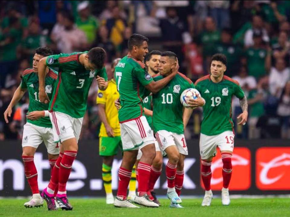 Para Panamá, la final del domingo será su tercera oportunidad de coronarse campeón regional. Sus anteriores presencias en el partido por el título se saldaron con derrotas ante Estados Unidos en 2005 y 2013.