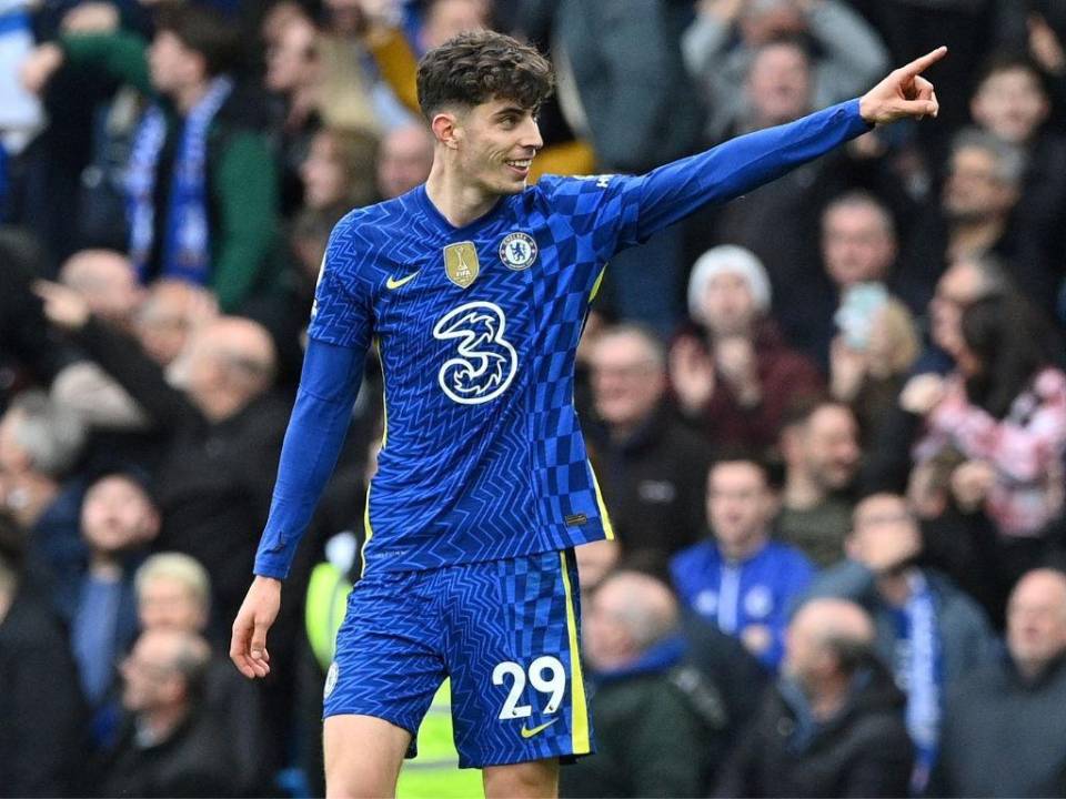 El centrocampista alemán del Chelsea Kai Havertz celebra el primer gol durante el partido de fútbol de la Premier League inglesa entre el Chelsea y el Newcastle United en Stamford Bridge.