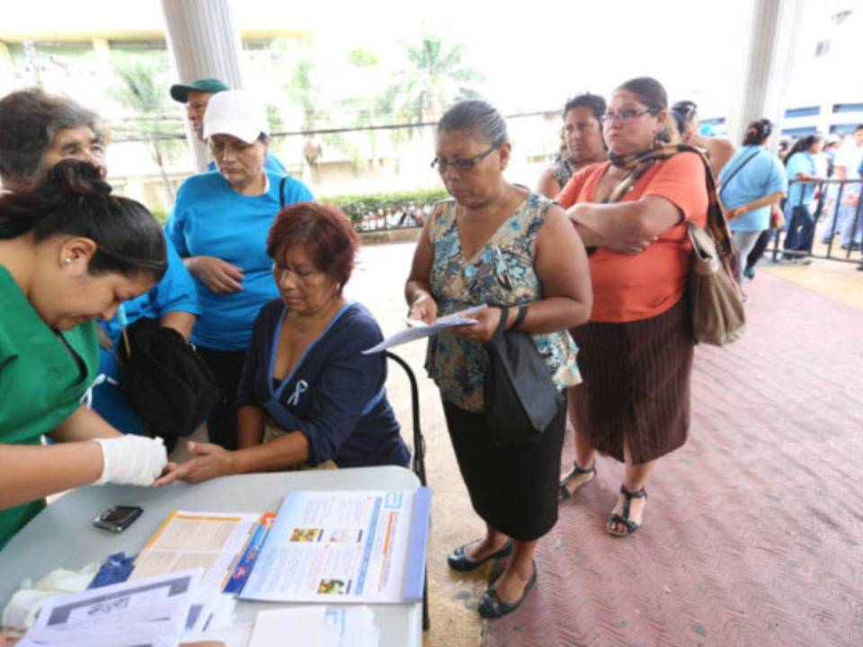 Según cifras oficiales del Inadi (centro asistencial donde suelen ir los pacientes diabéticos), hay un total de 20,063 hondureños diabéticos, de esa cantidad, el 65% son mujeres.
