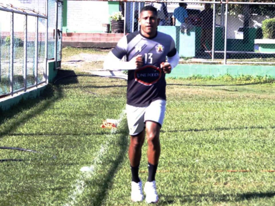 Carlo Costly milita para el Lone FC de la Liga de Ascenso de Honduras.