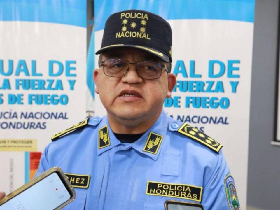 Sánchez reveló que existen al menos 25 órdenes de captura con fines de extradición pendientes de ejecución en Honduras.