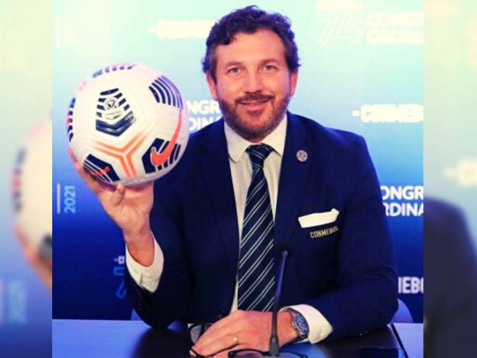 Domínguez, a su vez vicepresidente de la FIFA, fue presidente del club Olimpia de Asunción, el más prestigioso de Paraguay, antes de tomar las riendas de la federación del paraguaya.