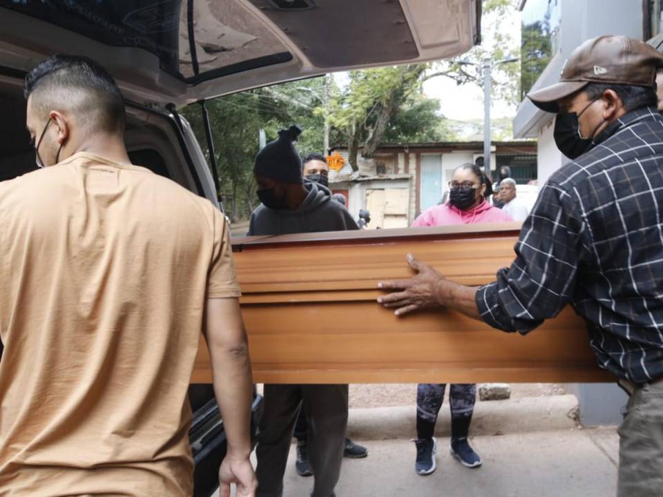 Este sábado sus familiares y amigos retiraron los restos del sexagenario de las oficinas de la morgue capitalina.