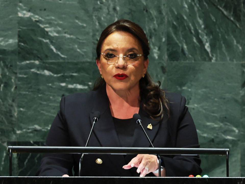 La presidenta de Honduras, Xiomara Castro, habla durante la Asamblea General de las Naciones Unidas (AGNU) en la sede de las Naciones Unidas el 20 de septiembre de 2023 en la ciudad de Nueva York.