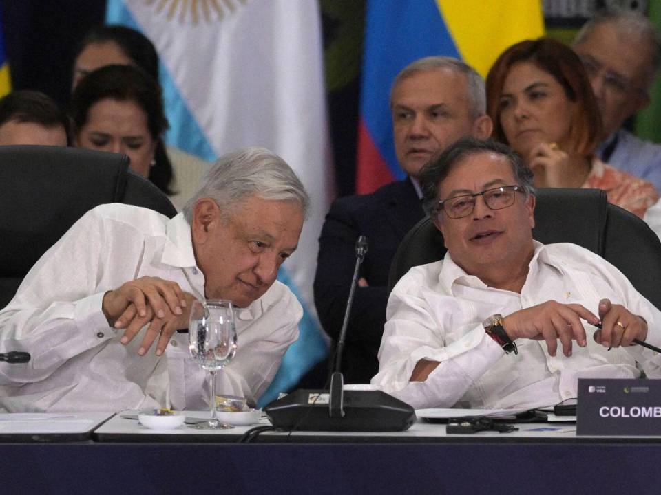 Andrés Manuel López Obrador y Gustavo Petro estuvieron presentes en la cumbre.