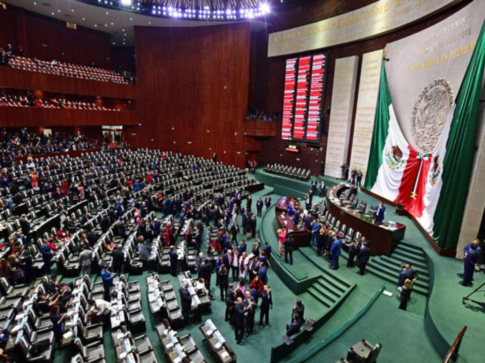 La Cámara de Diputados de México aprobó este sábado una polémica reforma de la Guardia Nacional, impulsada por el presidente Andrés Manuel López Obrador, para que esté a cargo del Ejército.