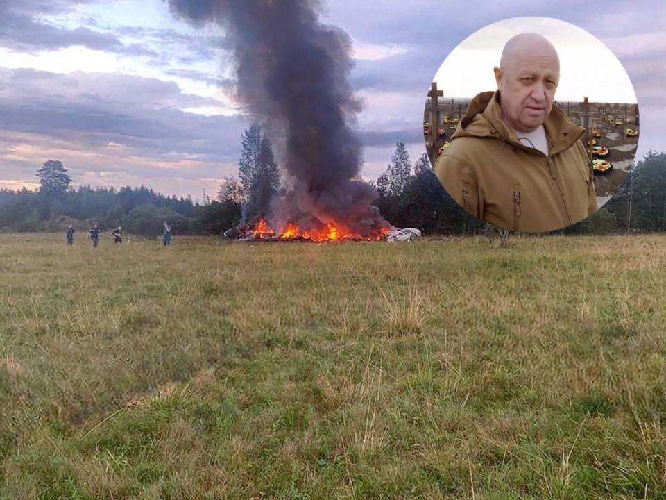 El jefe de la milicia Wagner, Yevgueni Prigozhin, que en junio lideró una rebelión contra el ejército ruso, figura en la lista de pasajeros de un avión que se estrelló en la región de Moscú, informaron este miércoles los medios informativos rusos. A continuación más detalles.