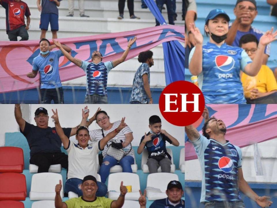 Motagua y Vida se enfrentan en el Estadio Chelato Uclés en el duelo correspondiente al repechaje de vuelta del Torneo Clausura 2022, mientras desde la gradería afición los alienta.