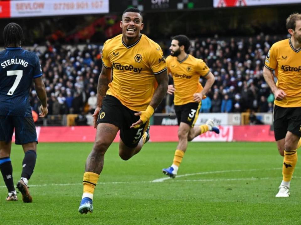 Mario Lemina anotó el primer tanto del Wolverhampton.