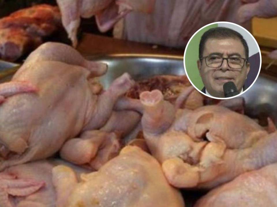 El secretario de Desarrollo Económico, Fredis Cerrato, dudó sobre el precio de la libra de pollo. El funcionario estimó que se pagaban siete lempiras por ese producto.