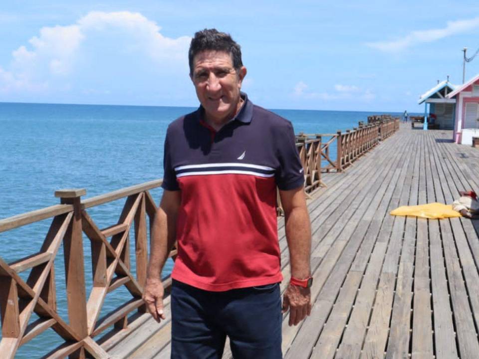 El entrenador argentino, Héctor Vargas, reveló quién, a su gusto, es el mejor entrenador de la Liga Nacional y se refirió a sus aspiraciones de llegar a la Bicolor.