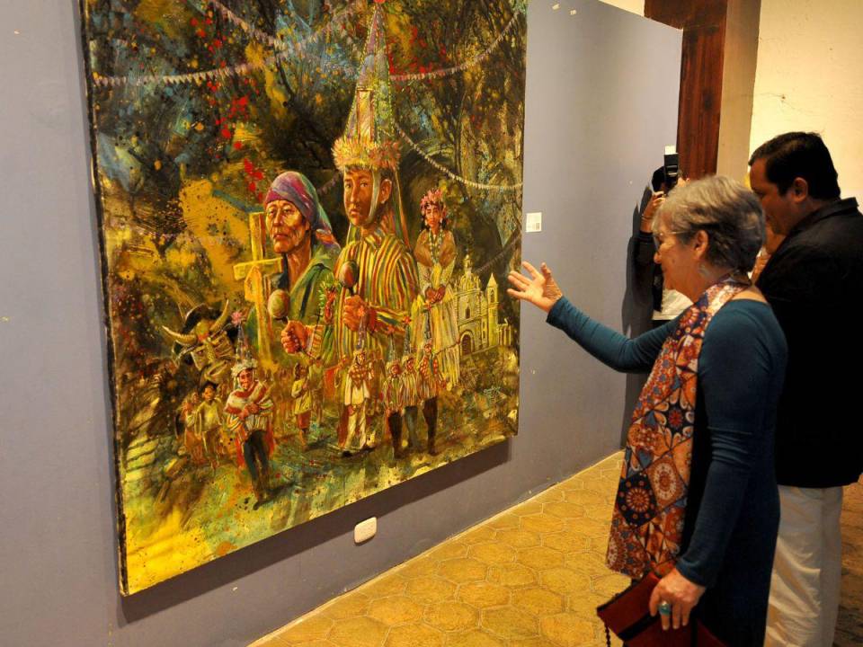 El acuarelista se inspiró en los colores de la cultura lenca para dar vida a su más reciente exposición. El público disfrutó de la muestra.