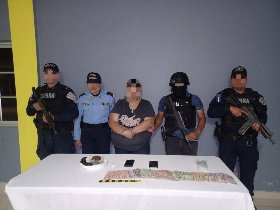 Alias “La reina del sur” ha sido remitida por el delito de tráfico de drogas en perjuicio de la Salud del Estado de Honduras, y enfrentará todas las consecuencias legales correspondientes.