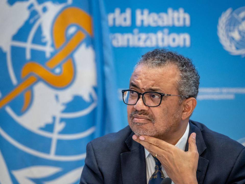 La cifra de muertes por covid-19 ha bajado a una quinta parte de la del año pasado, según el director de la OMS, Tedros Adhanom Ghebreyesus.