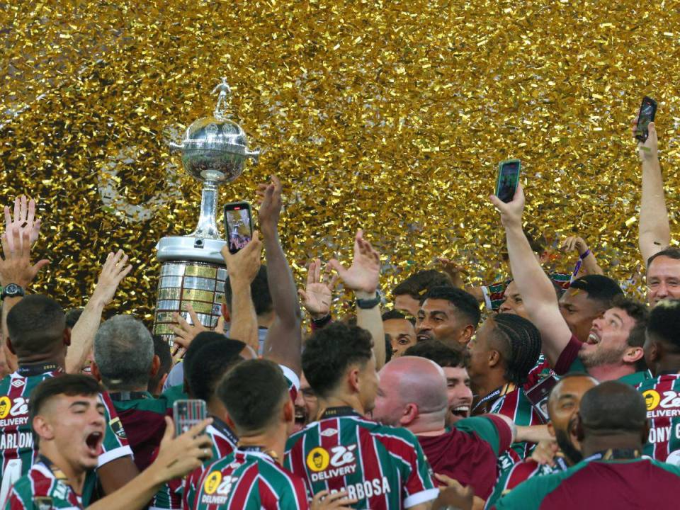 Fluminense derrotó la Boca 2-1 en el Maracaná tras un partido emocionante donde se coronaron campeones de la Copa Libertadores.