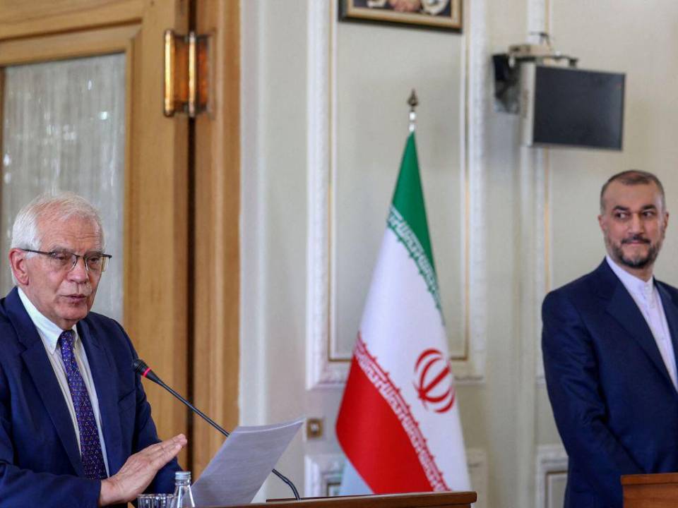 El jefe de la diplomacia de la Unión Europea (UE), y el ministro de Asuntos Exteriores iraní, Hossein Amir Abdollahian.