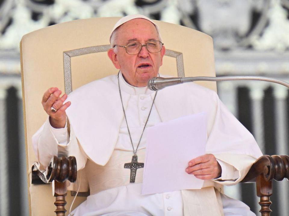 El papa Francisco lamentó la muerte de los sacerdotes jesuitas en México.